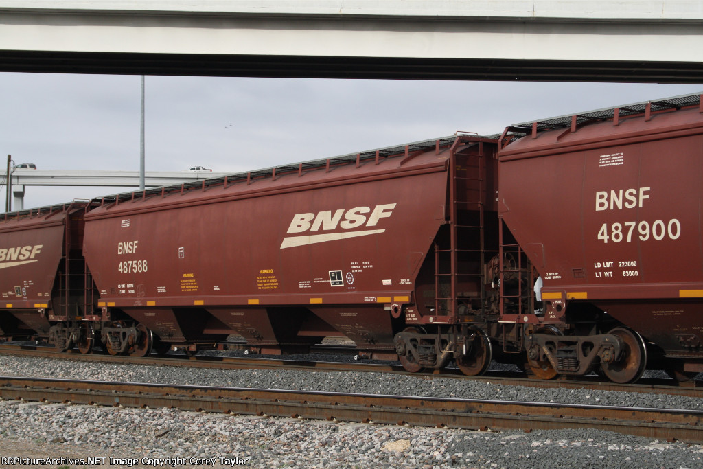 BNSF 487588